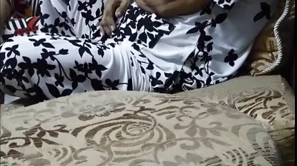 चेक पोर्न कास्टिंग में इंग्लिश ब्लू सेक्सी मूवी कंडोम के साथ पतला मॉडल