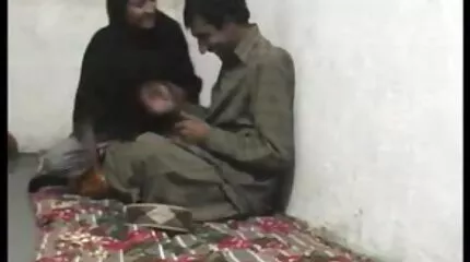 वह एक पोर्न स्टार है और वह इस आदमी सेक्सी वीडियो हिंदी मूवी
