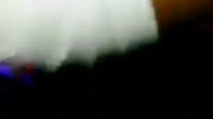 लाल बालों वाली फूहड़ बंधे, एक छड़ी के साथ सेक्सी पिक्चर वीडियो मूवी चूमा और पानी से भरा
